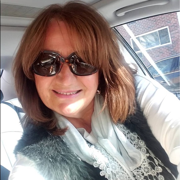 Meet your Posher, Elis - Picture 2 of 4